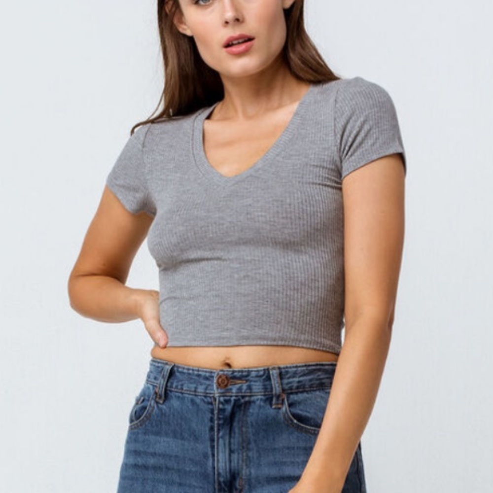 Bozzolo V Neck Crop Top - Picture 1 of 8